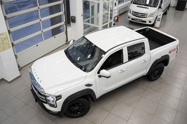 Новый автомобиль удобный для путешействий